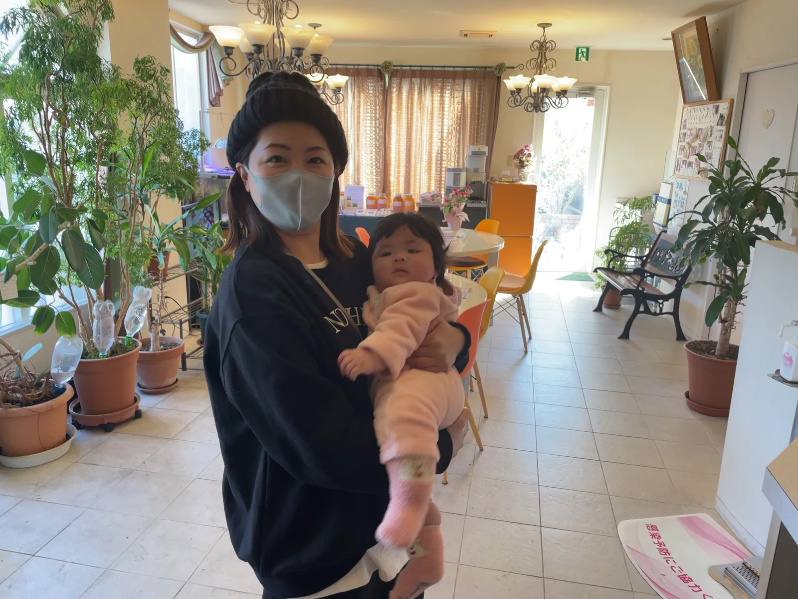 ご報告に来てくださった患者さまと赤ちゃん